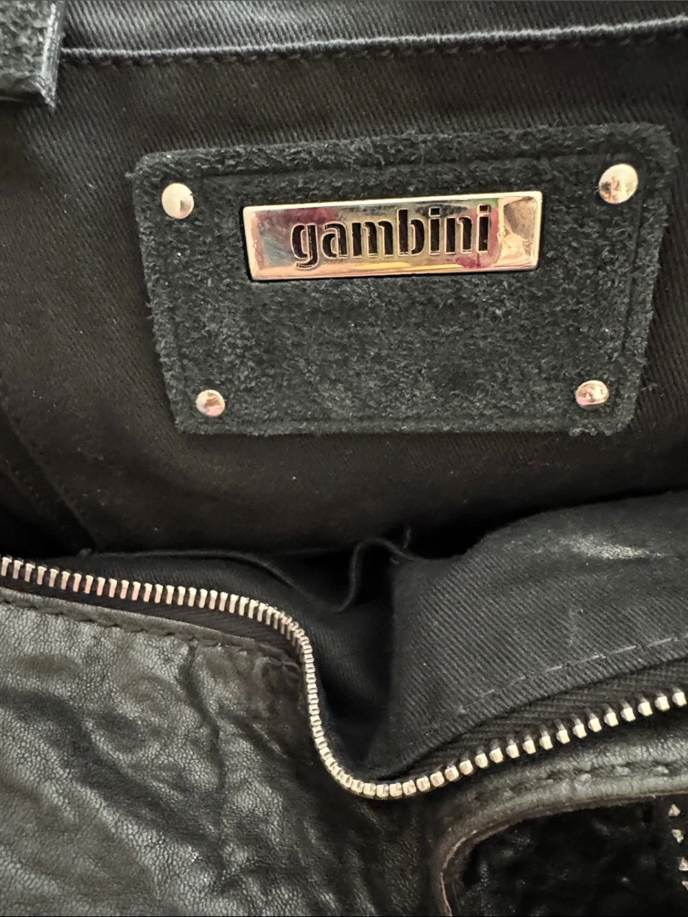 Gambini contemporary black